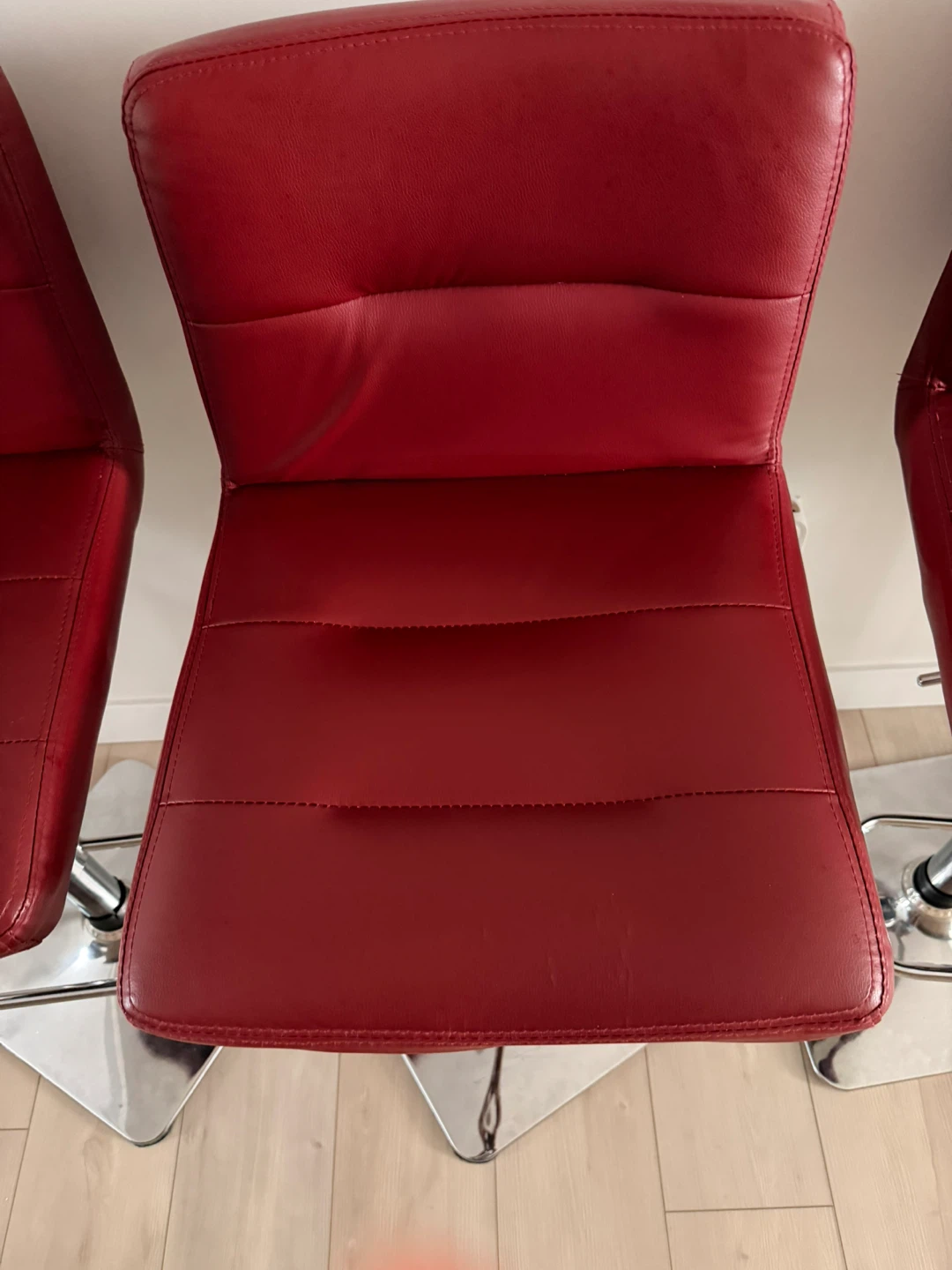 Set of 4 Red Bar Stools with Adjustable Height - photo 4