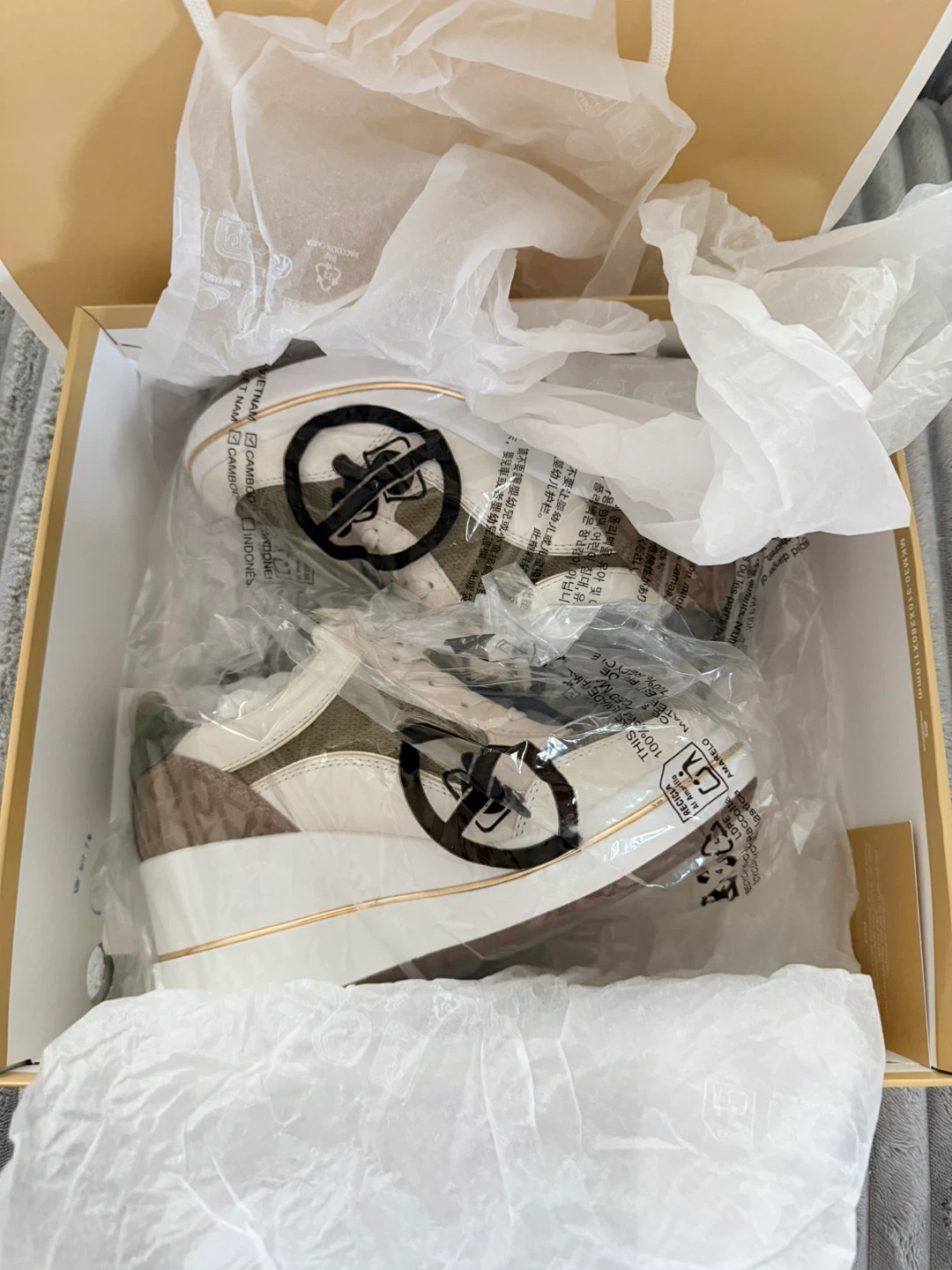 Michael Kors Wedge Sneakers Size 6M - photo 3
