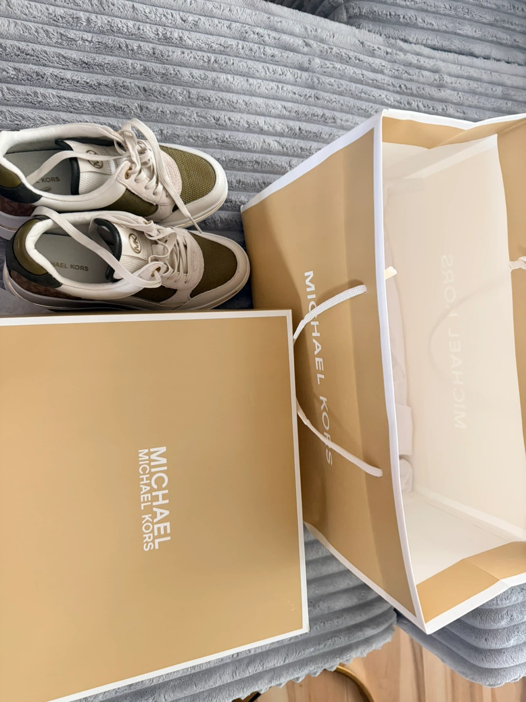 Michael Kors Wedge Sneakers Size 6M - photo 2