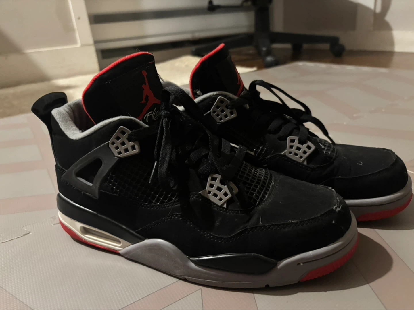 Air Jordan 4 "Bred"