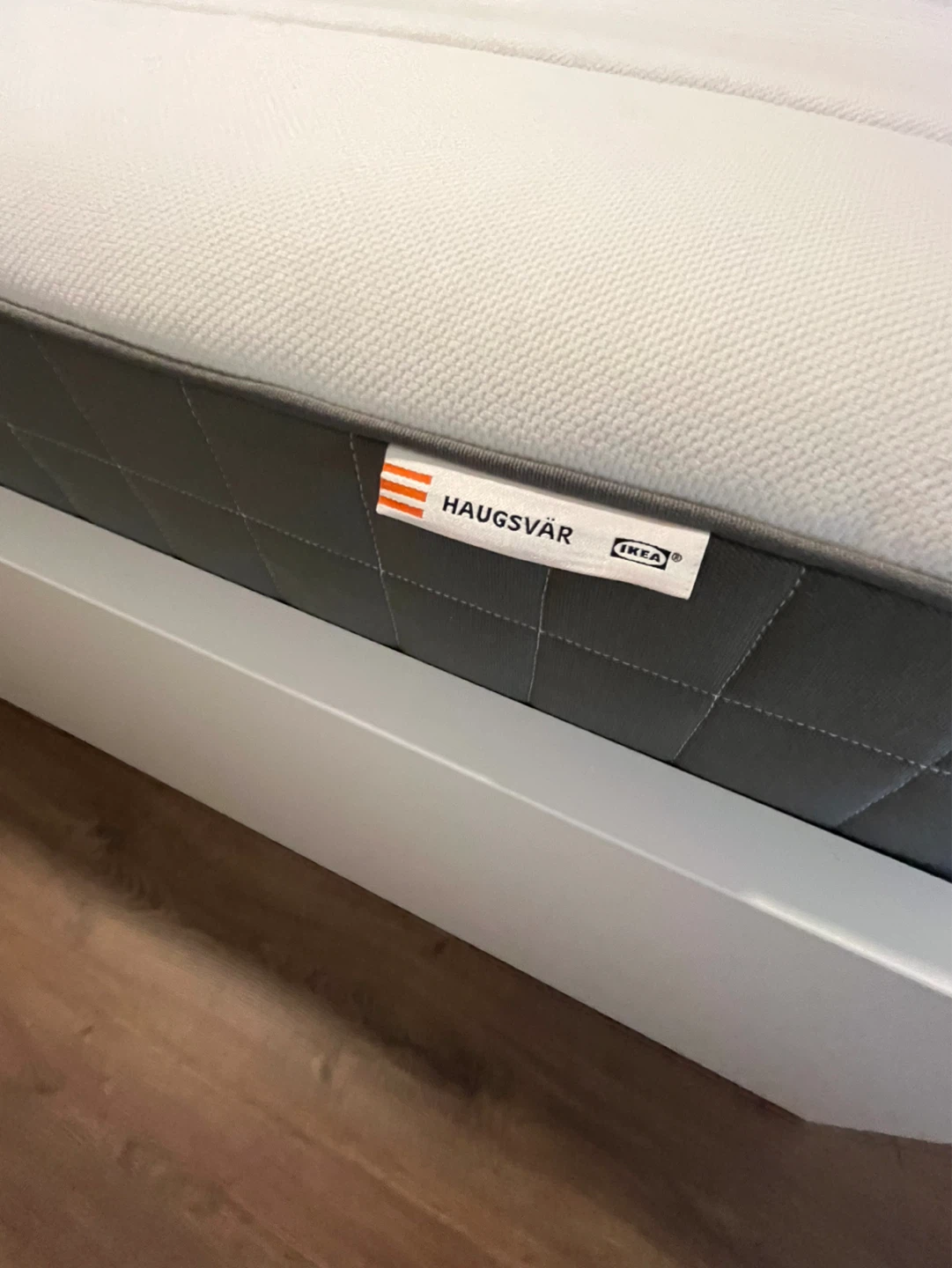 IKEA Malm Queen bed + 4 drawers + haugsvar mattresses - photo 4