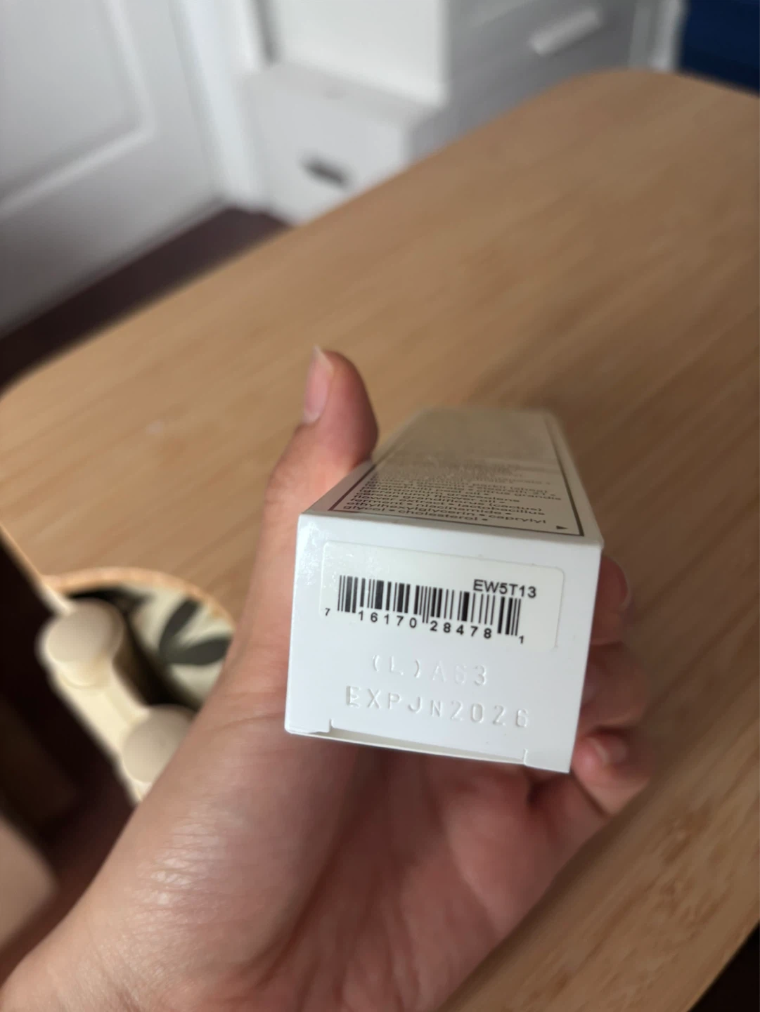 Bobbi Brown Vitamin Enriched Skin Tint SPF 15 - Deep 1 - photo 4