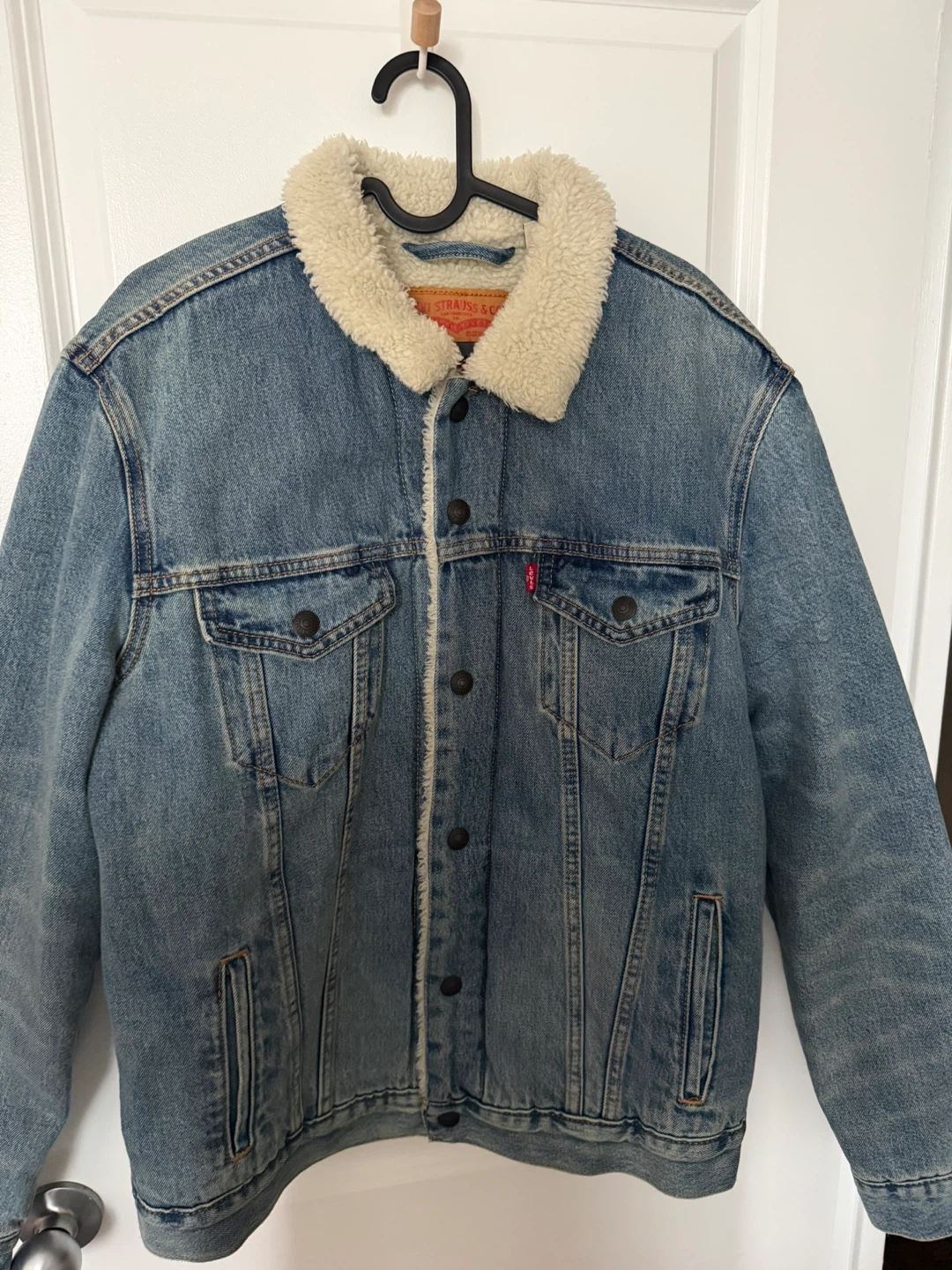 Levi’s Sherpa Denim Trucker Jacket – Size L