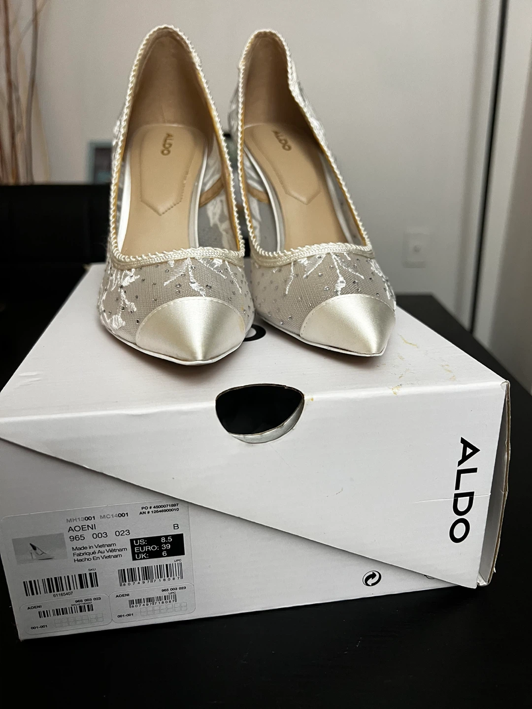 ALDO White Lace Heels - Size 8.5 - photo 2