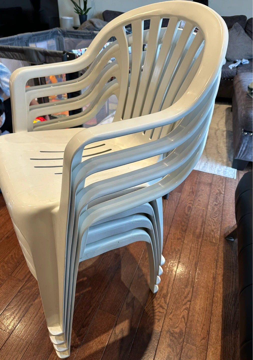 White Plastic Chairs (Set of 4) - photo 2