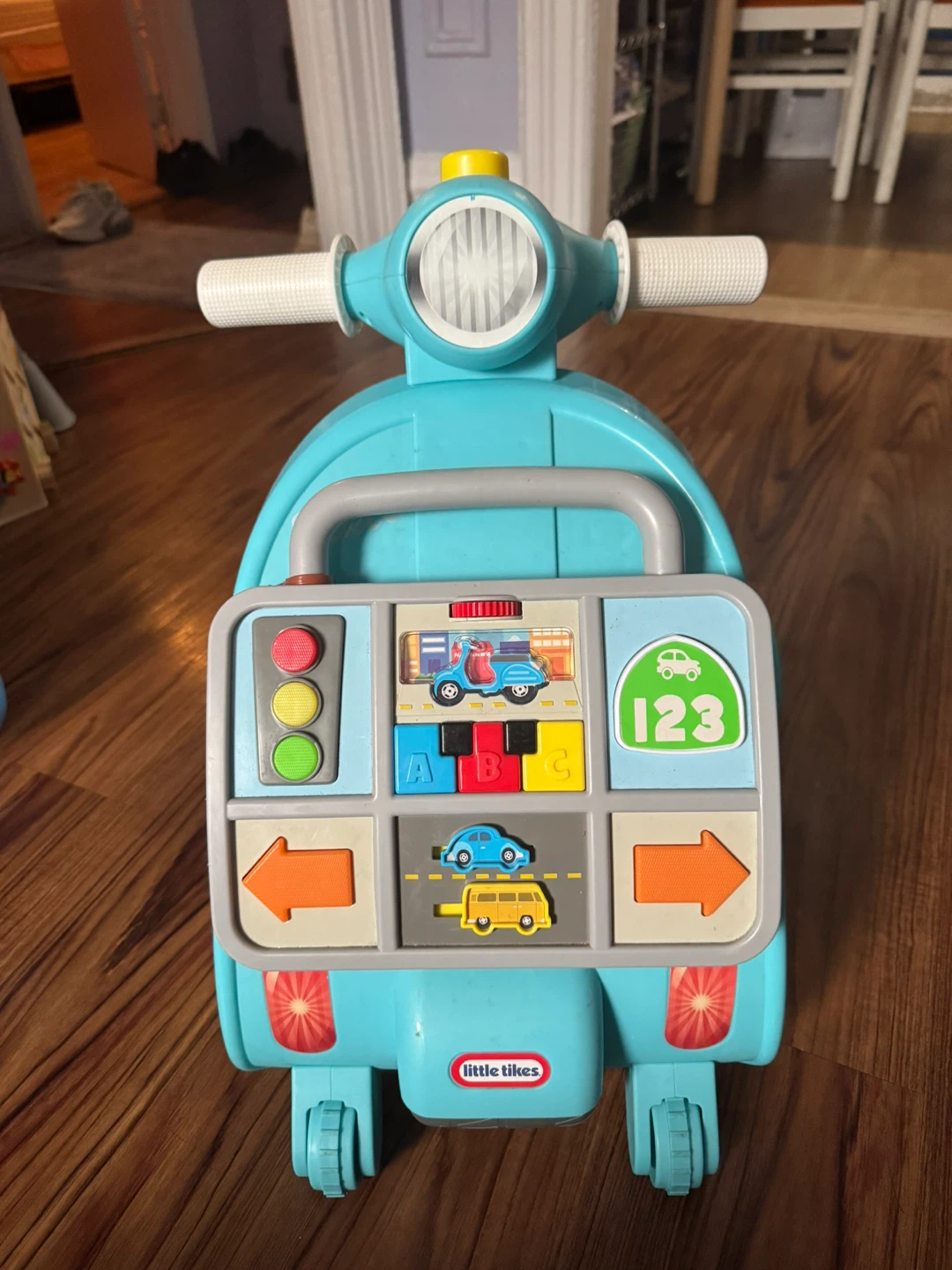Little Tikes Scooter Activity Toy caminadora para bebé