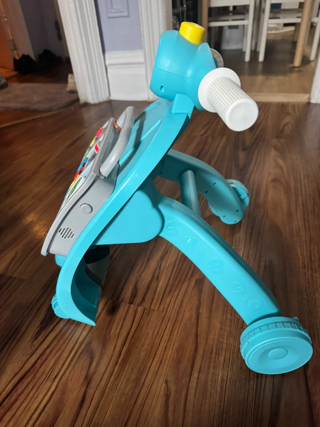 Little Tikes Scooter Activity Toy caminadora para bebé - photo 2