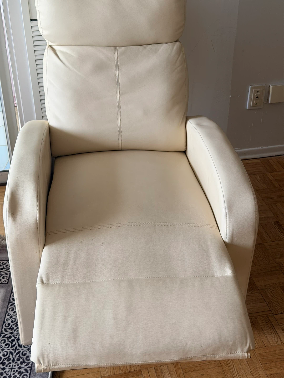 Cream Leather Recliner Chair - photo 2