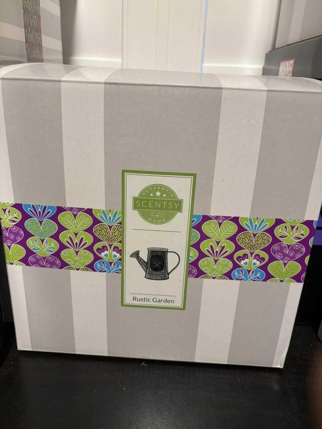 BNIB Scentsy Rustic Garden Warmer