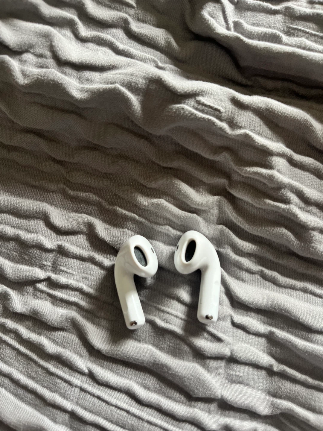 Apple AirPods 4 with Active noise cancellation - photo 2
