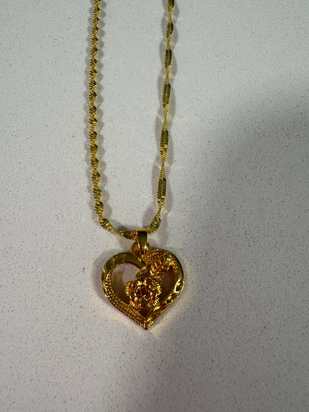 Collier plaqué or 24 K avec pendentif coeur - photo 4