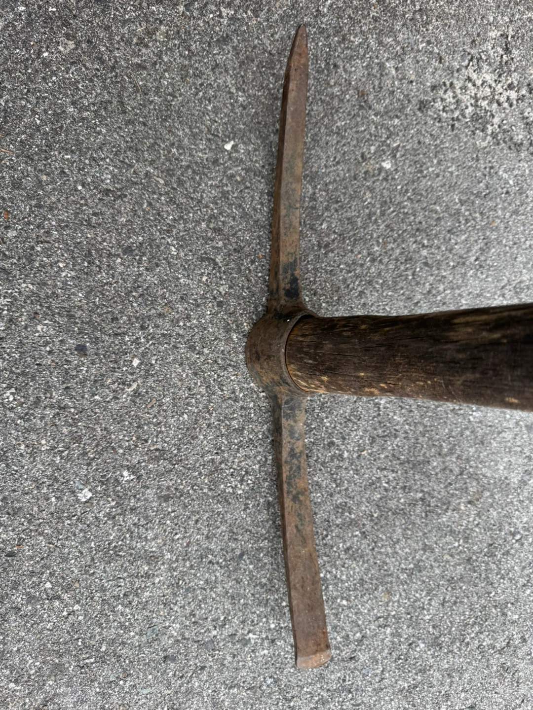 Vintage Pickaxe Tool - photo 2