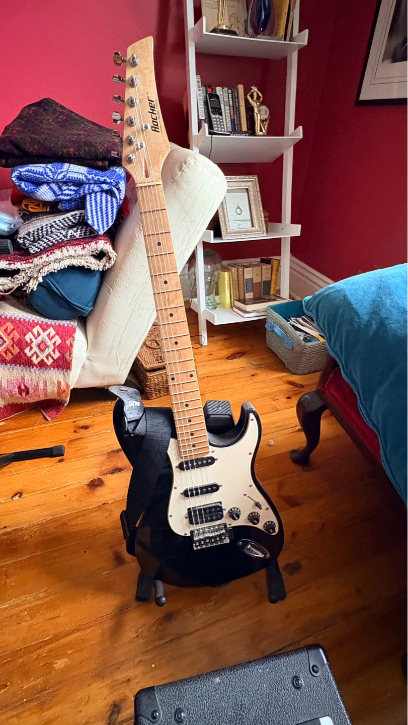 Rocker RX-100 Guitar and Amplifier