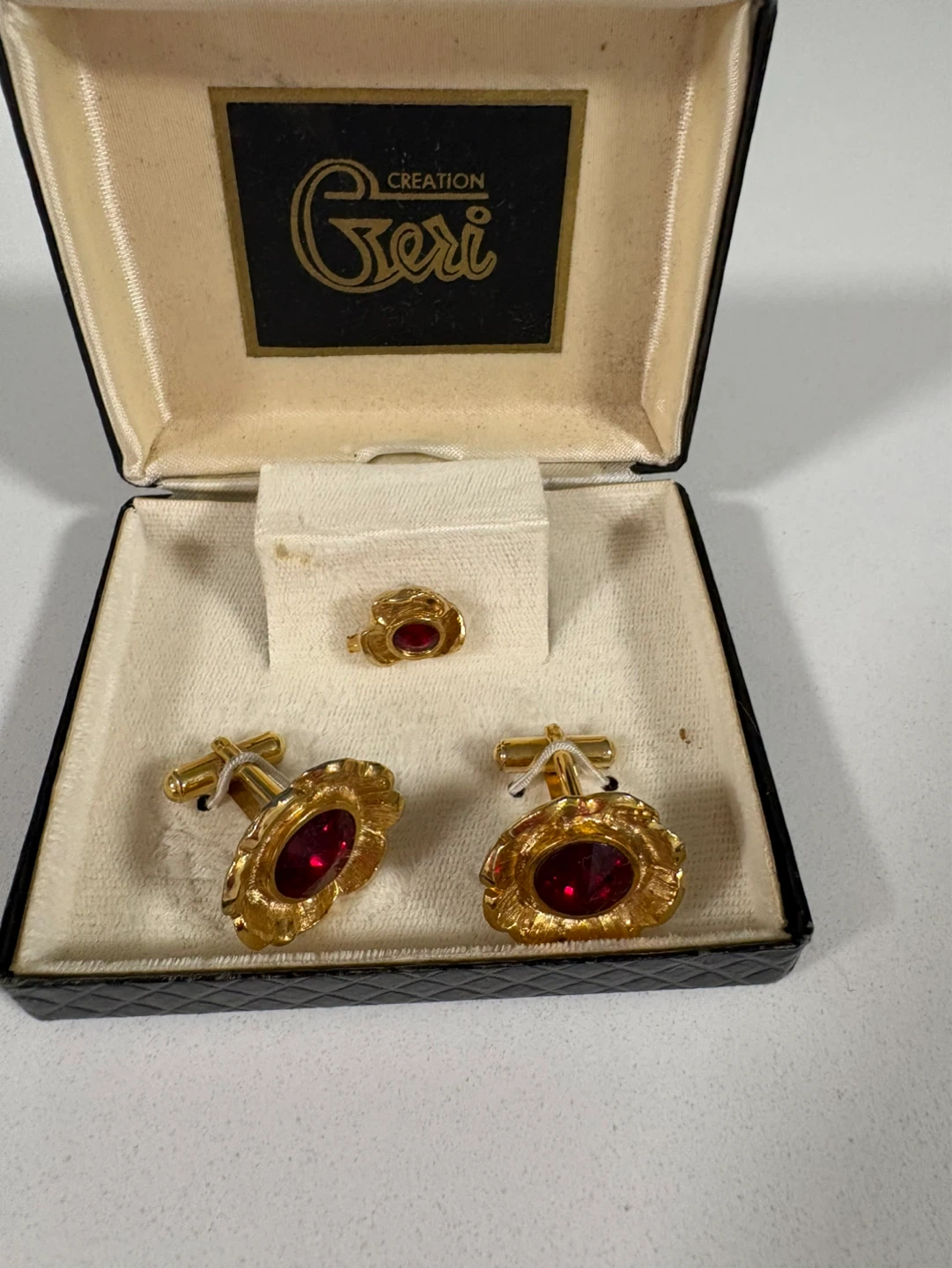 Ensemble de boutons manchettes……