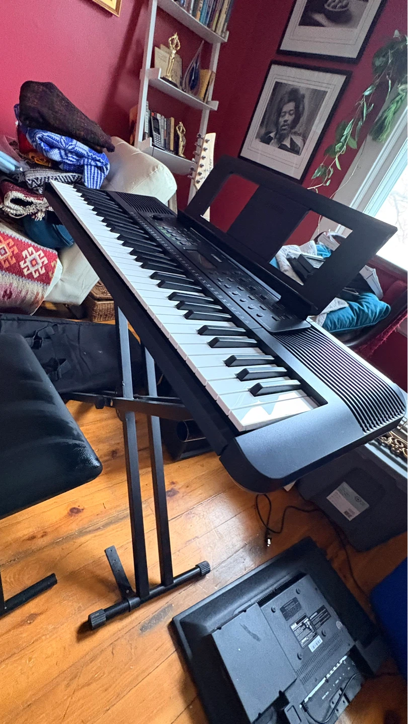 Yamaha Keyboard with Stand and Bench - photo 2