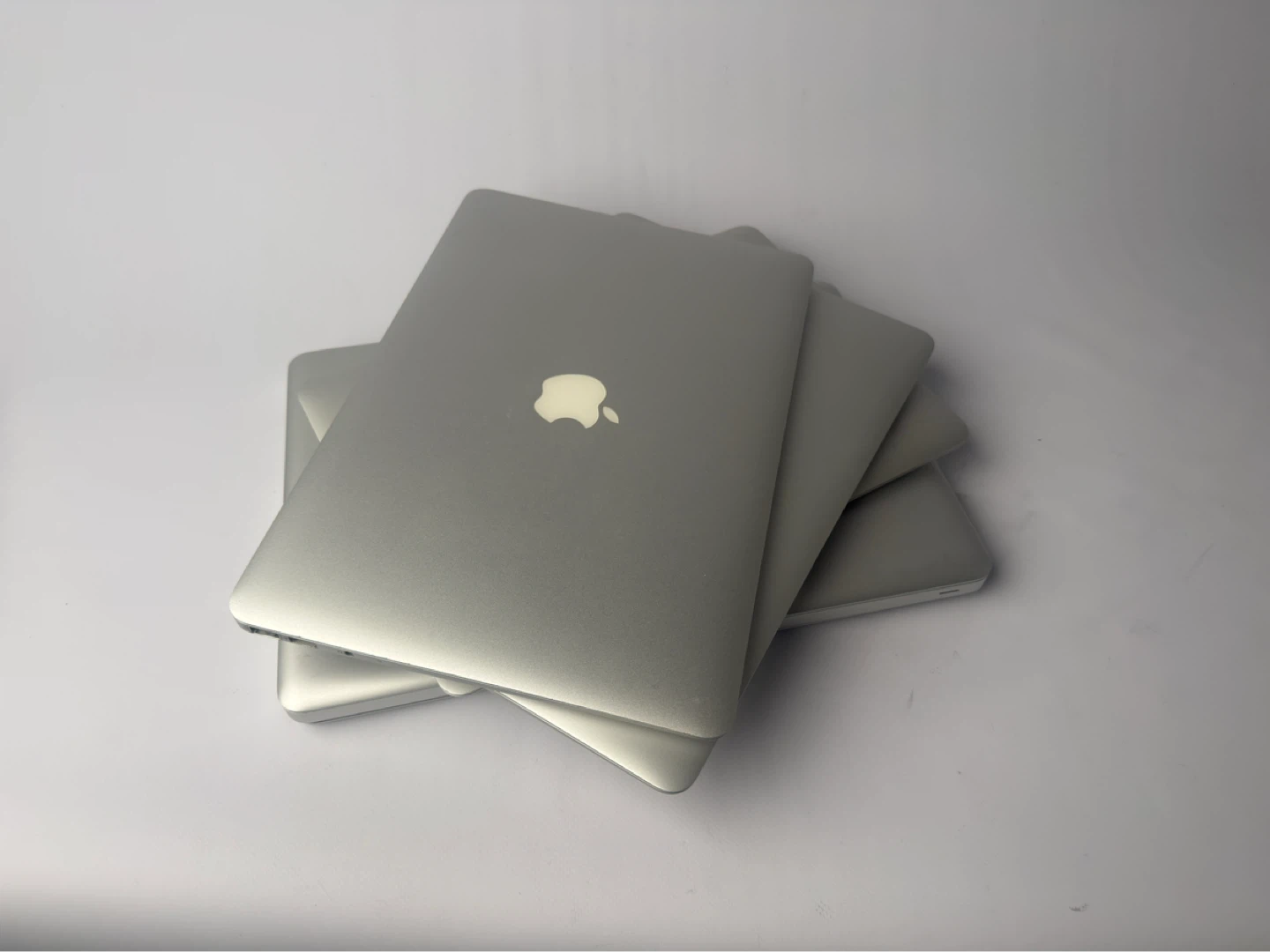 Apple MacBook Air Laptops (Multiple) - photo 2