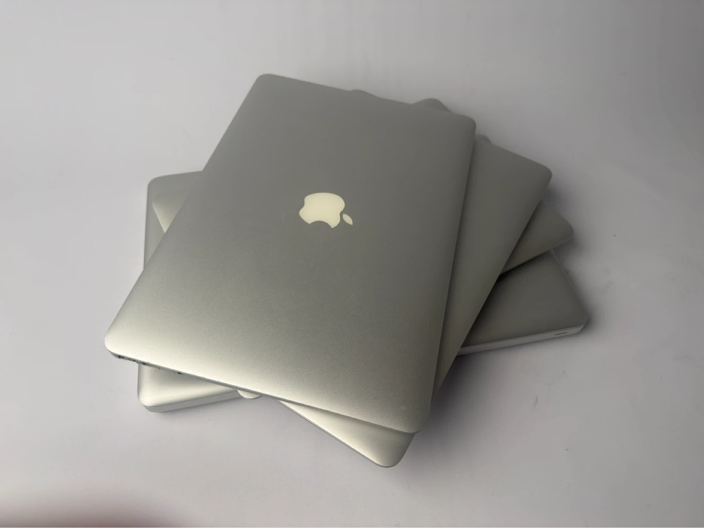 Apple MacBook Air Laptops (Multiple) - photo 5