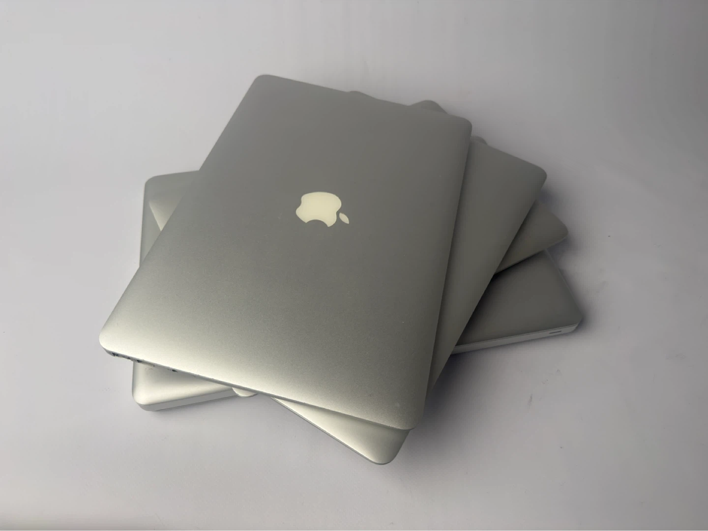 Apple MacBook Air Laptops (Multiple) - photo 3