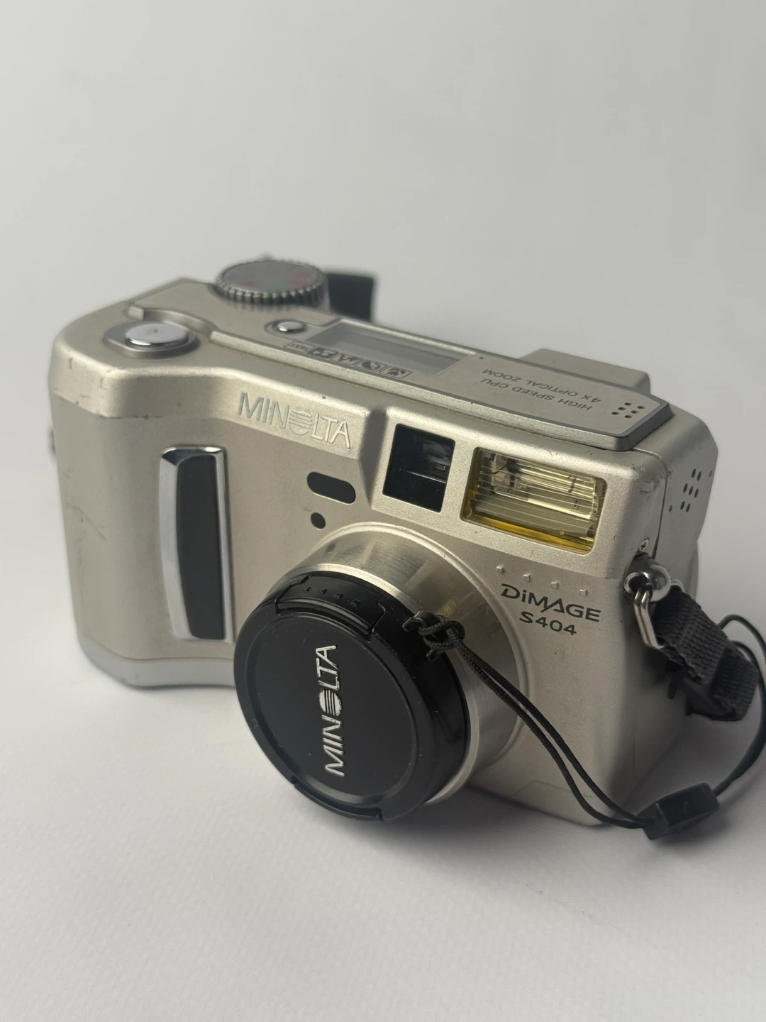 Minolta DiMAGE S404 Digital Camera
