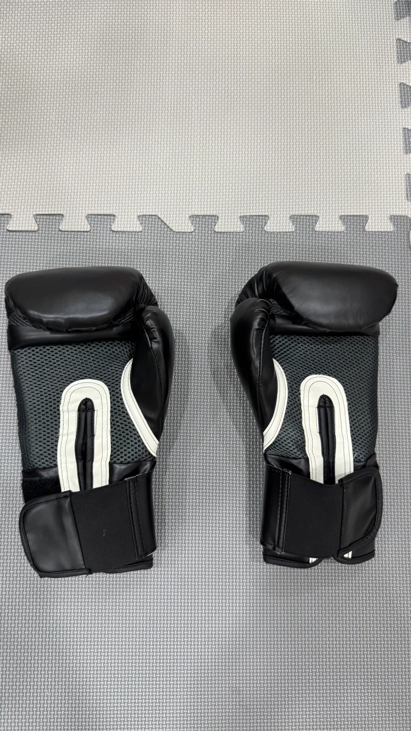 Everlast 14oz Boxing Gloves and Punching Bag Set - photo 5