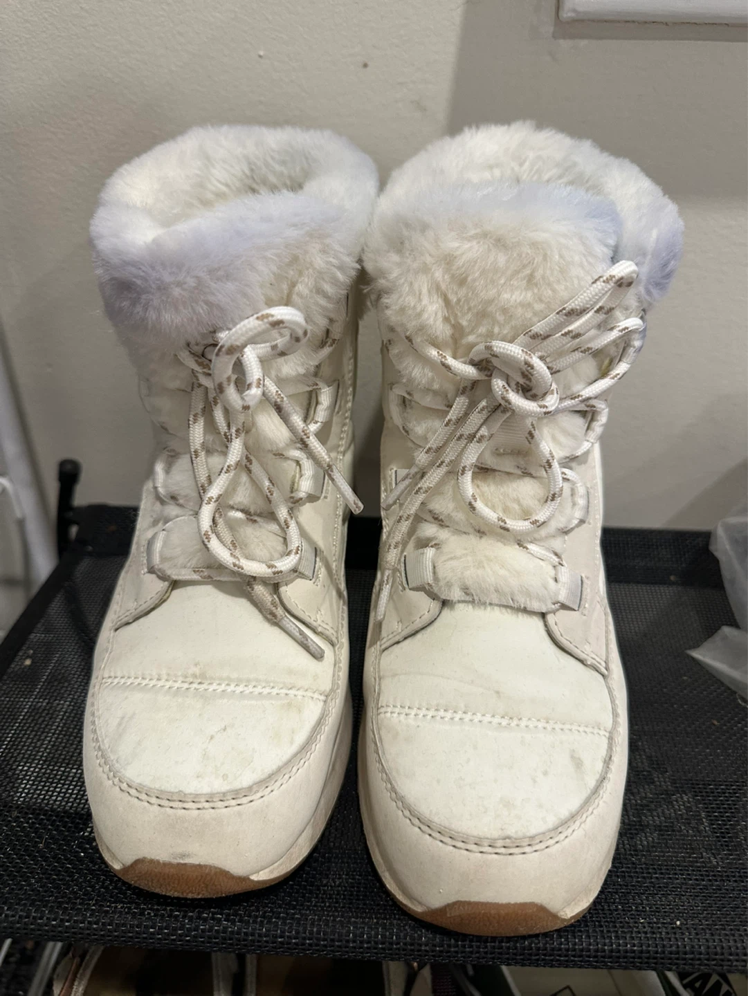 White Snow Boots with Faux Fur