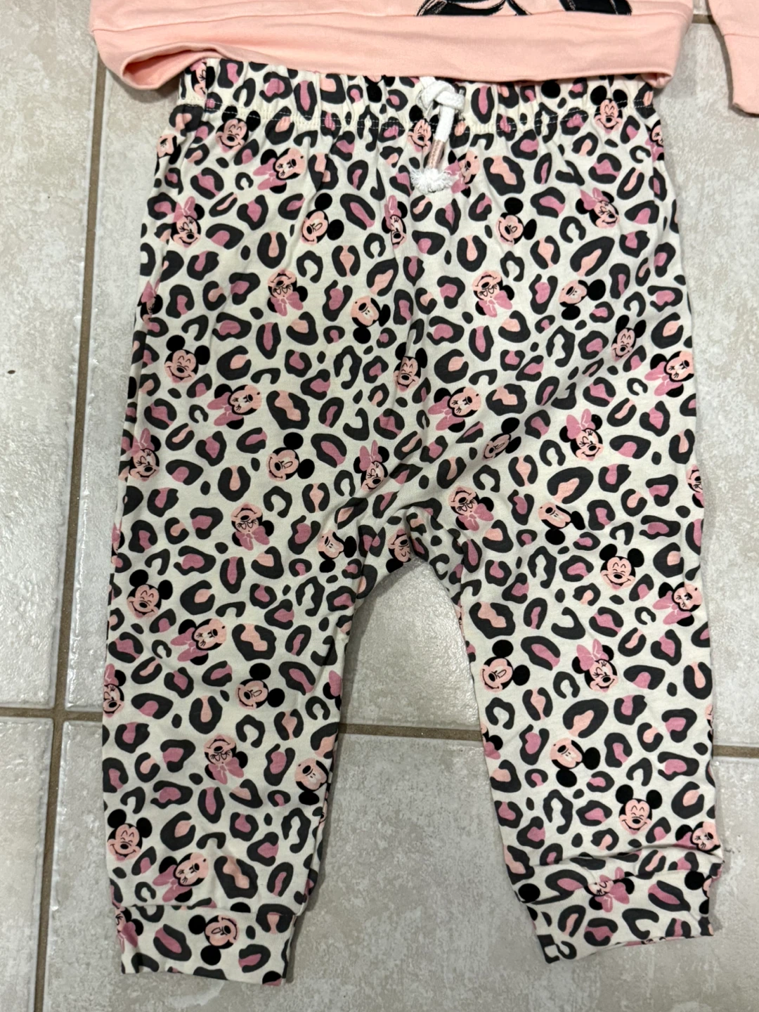 *Brand new, tags on!*Disney Minnie Mouse Baby Outfit 12-18M - photo 3