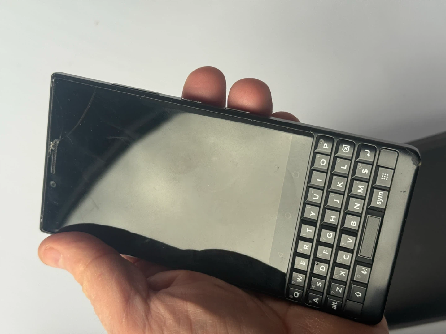 BlackBerry KEY2 LE Smartphone - Black - photo 4