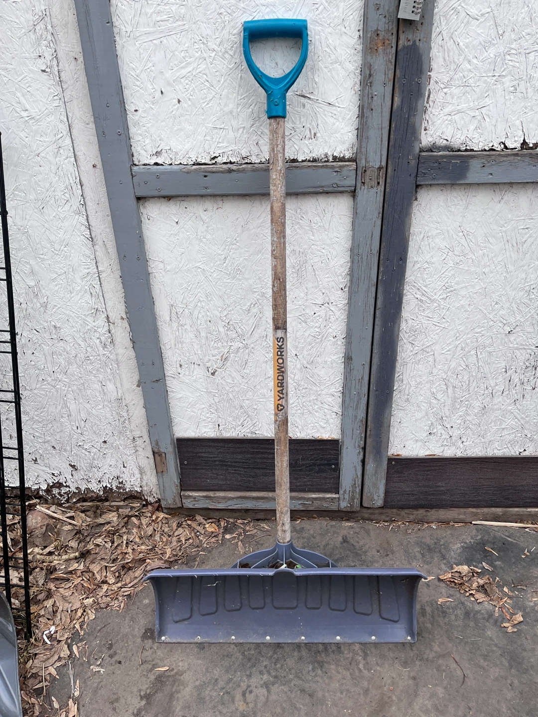 Yardworks Snow Pusher Shovel
