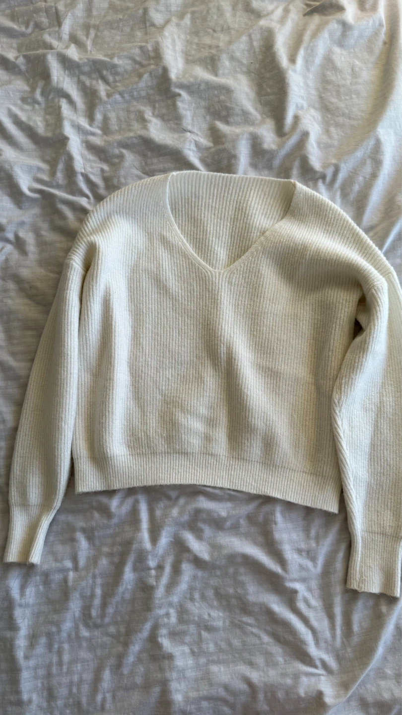 Cream Ribbed V-Neck Sweater - photo 4