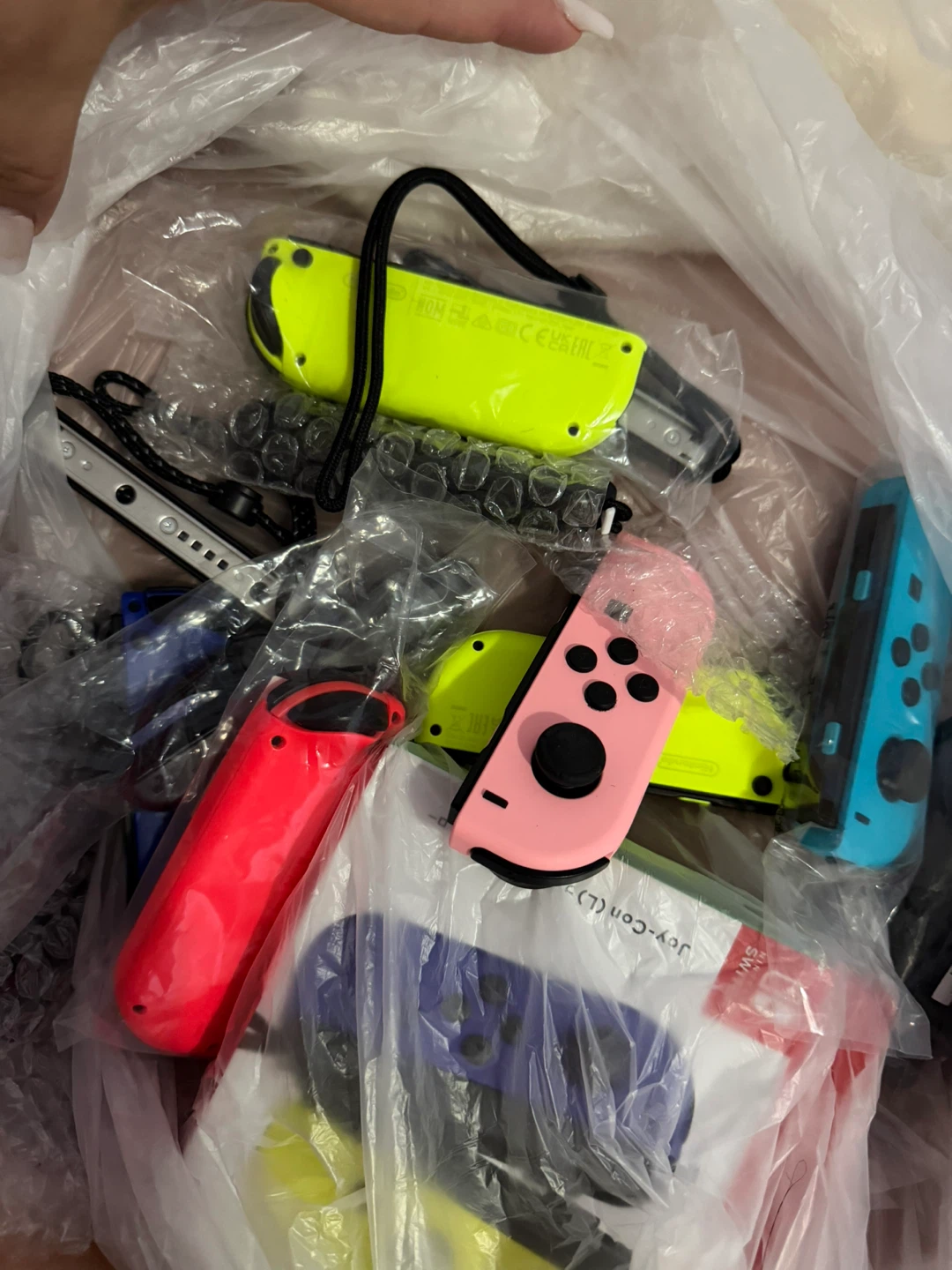 Nintendo Switch Joy-Con (L) Blue / (R) Neon Yellow - photo 3