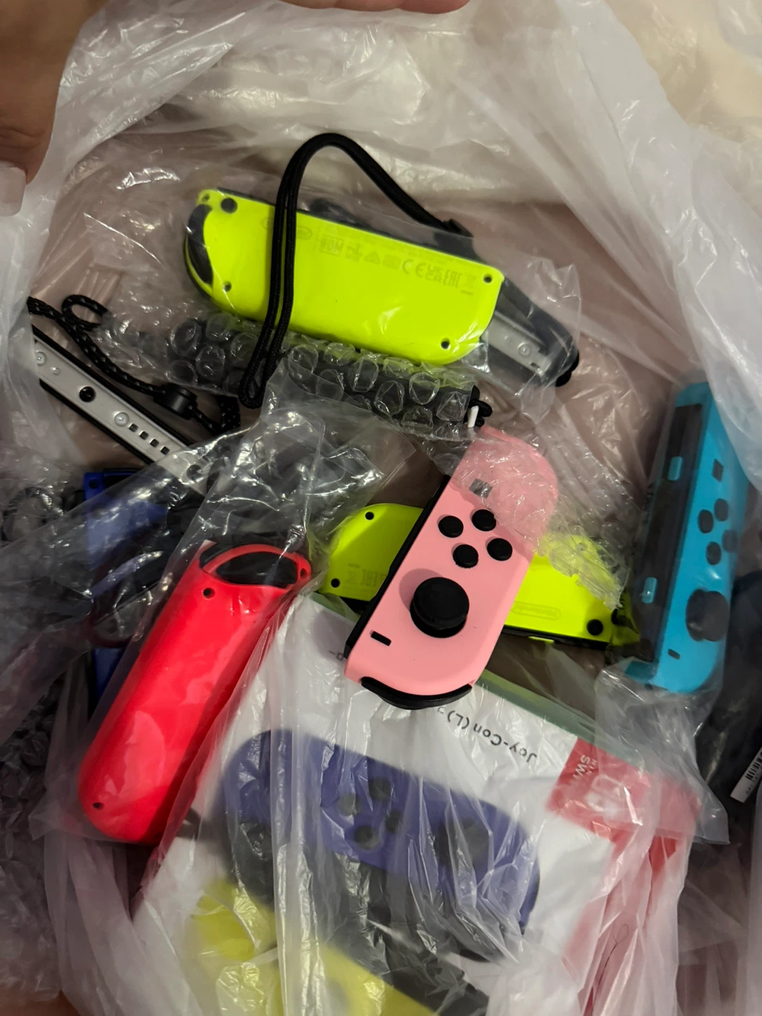 Nintendo Switch Joy-Con (L) Blue / (R) Neon Yellow - photo 2