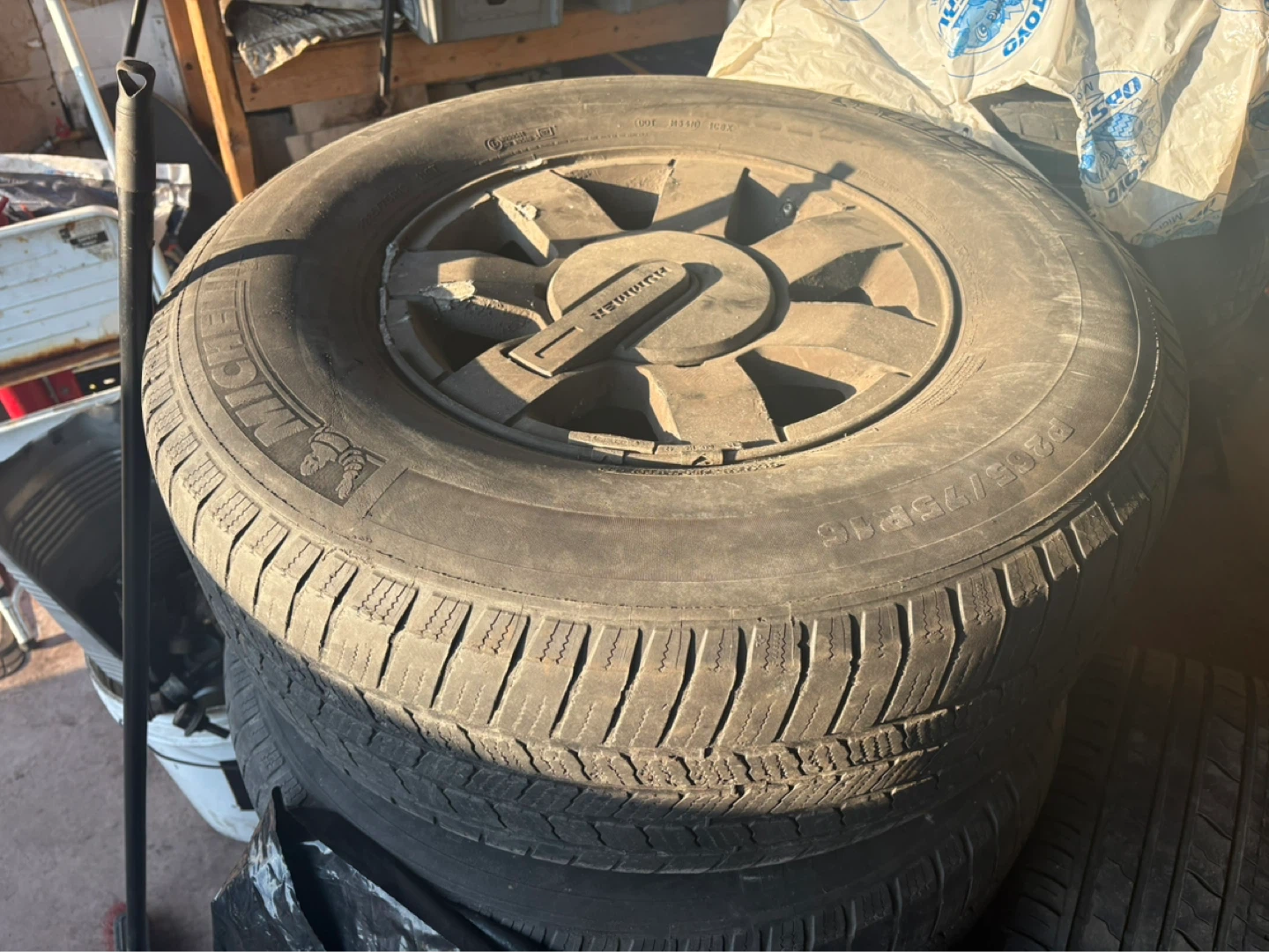 Hummer H2 Wheels and Tires Set (4) - photo 4