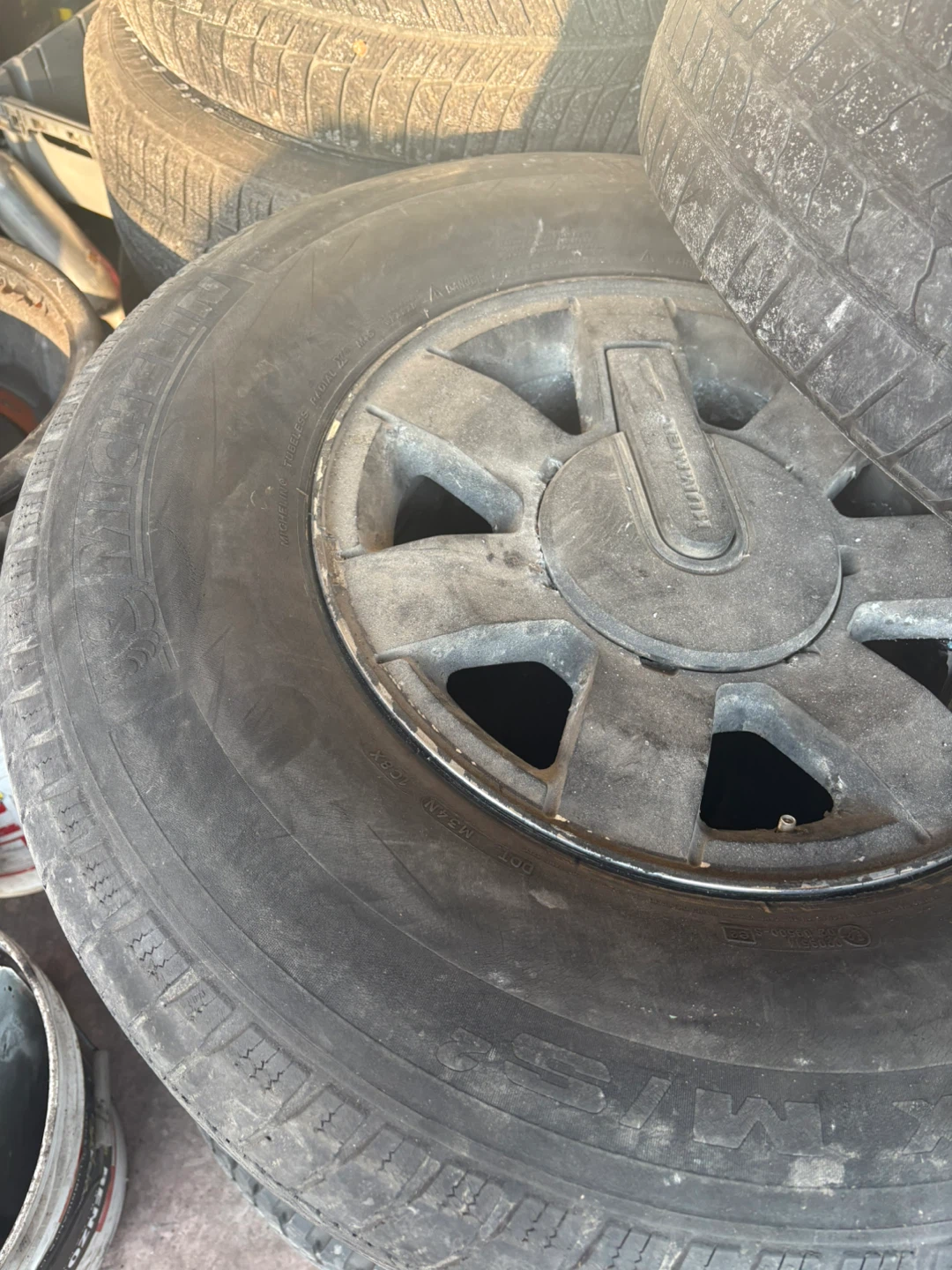 Hummer H2 Wheels and Tires Set (4)