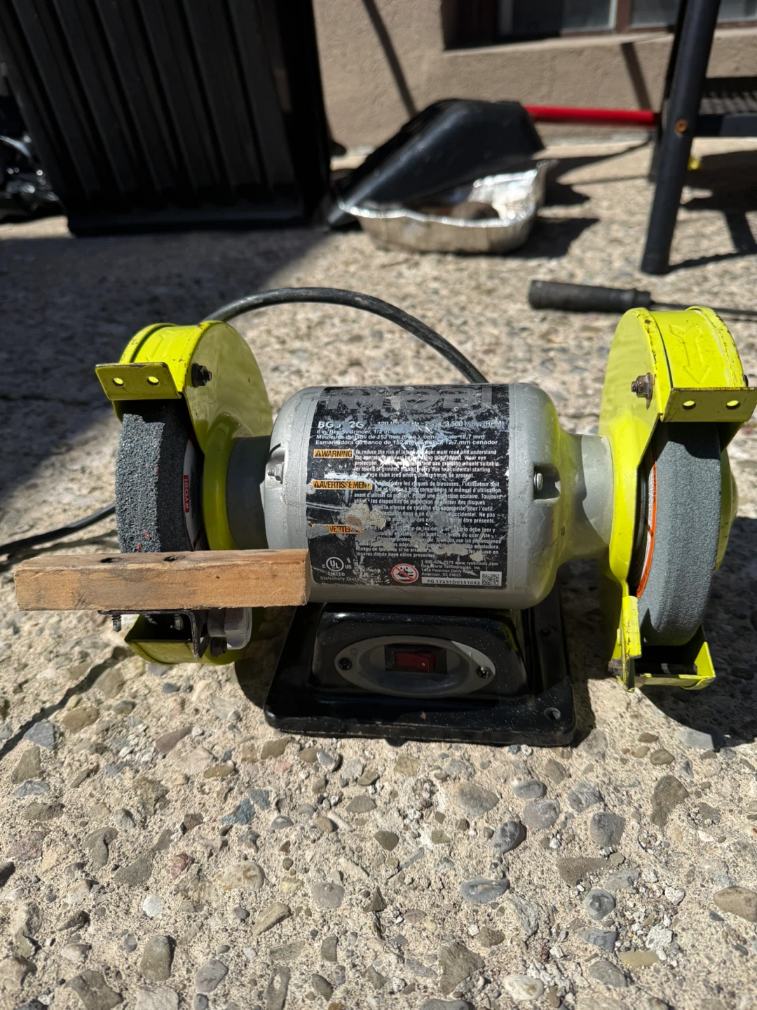 Ryobi BG212 Bench Grinder