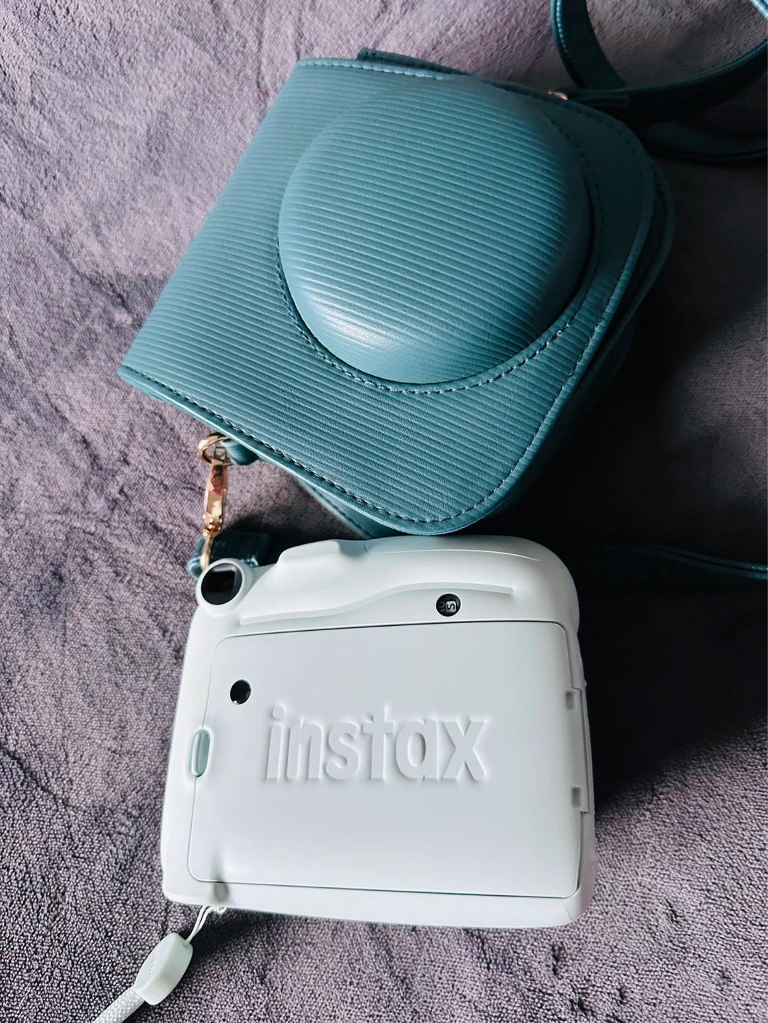Fujifilm Instax Mini Camera + Case - photo 2