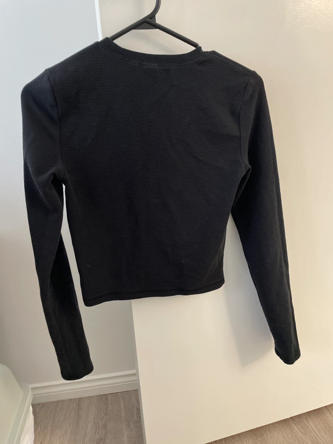 TNA Black Long Sleeve Waffle Knit Crop Top - photo 2