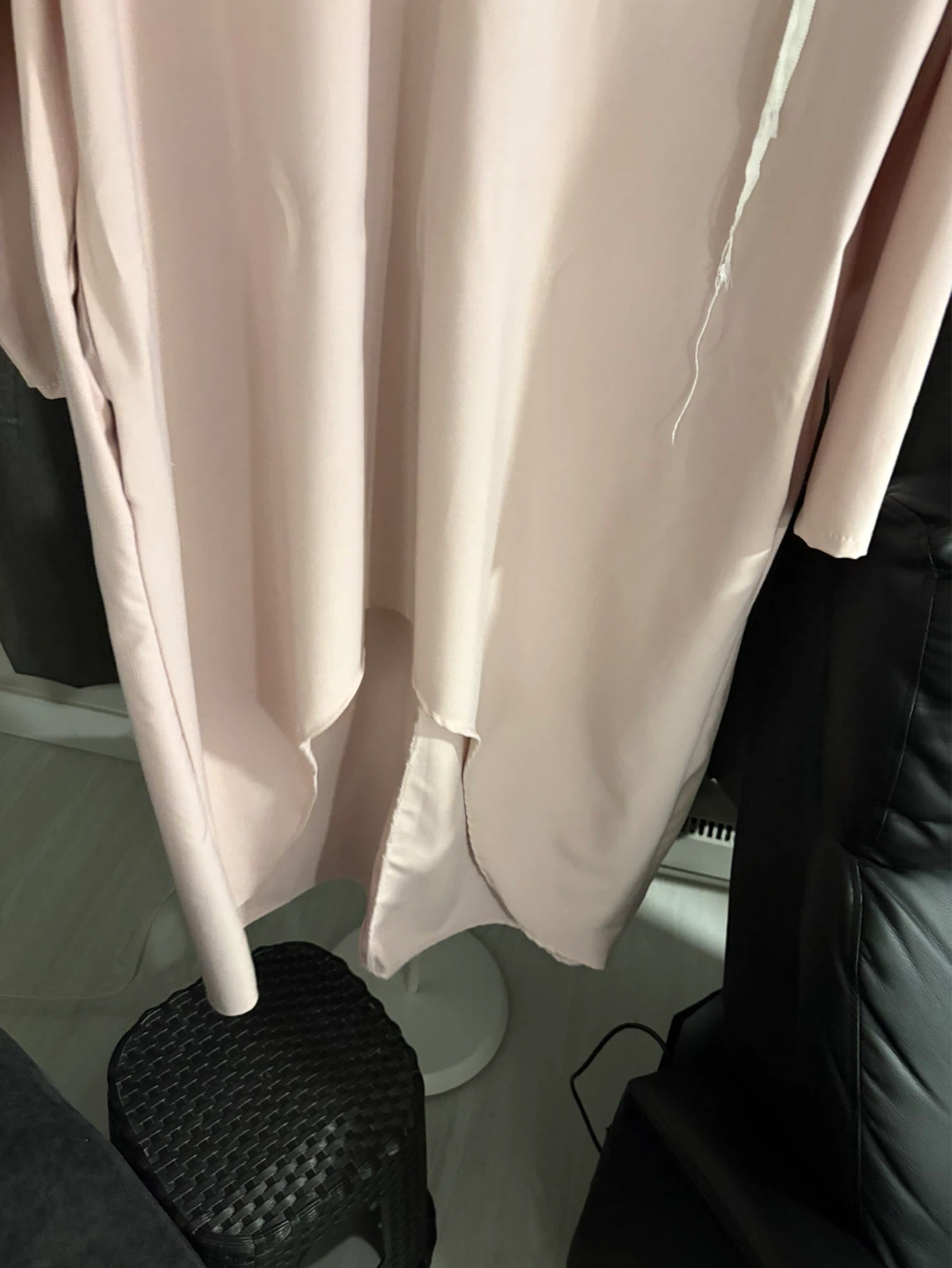 Robe  rose pâle avec fleur - photo 4