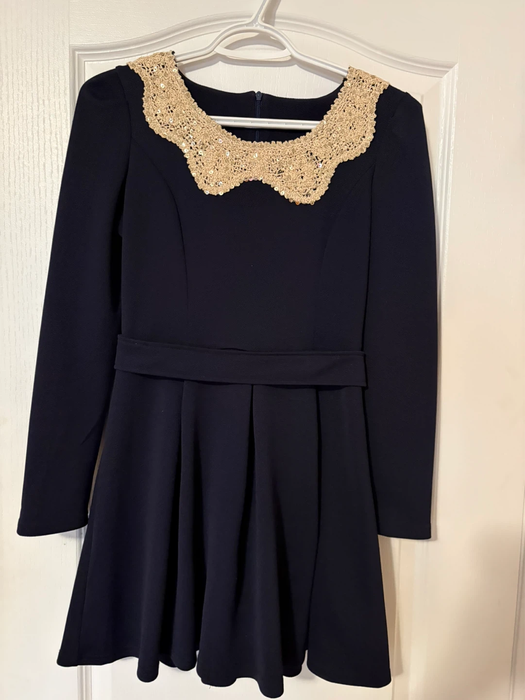 Women's Long Sleeve Dress with Sequined Collar