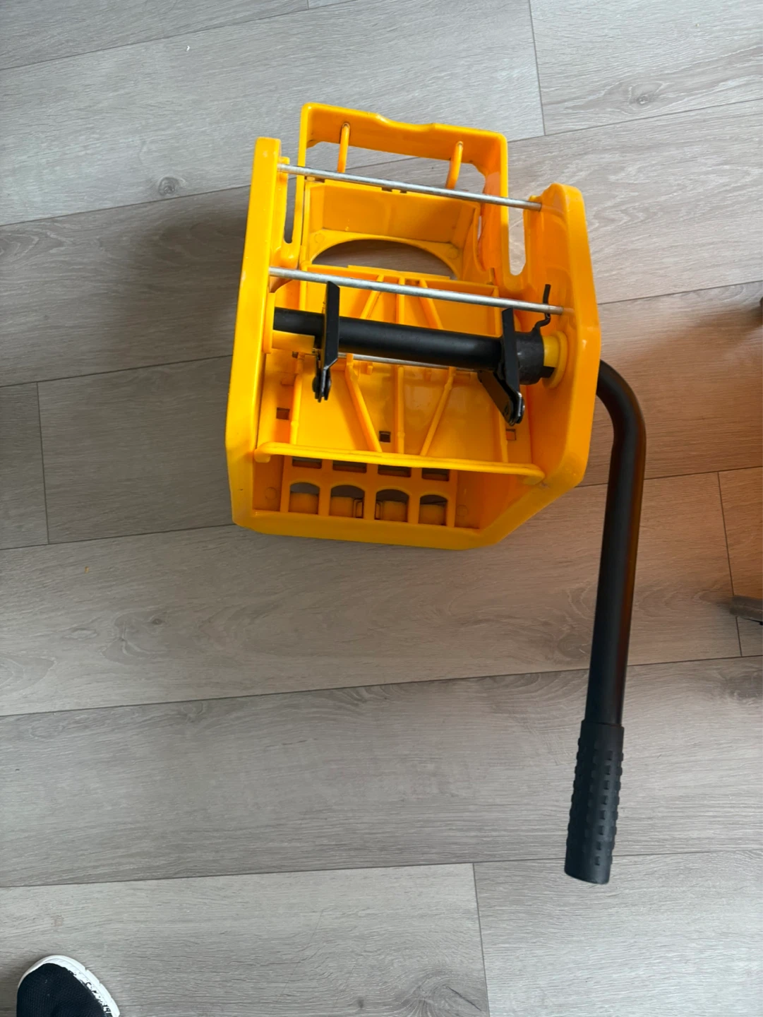 Commercial Mop Bucket with Wringer – 35 Qt (Clean & Wheels)🪣 - photo 2