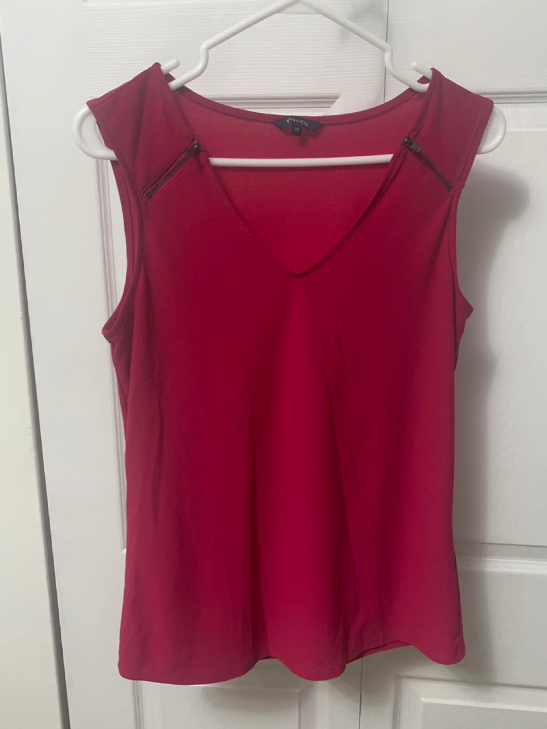 RW & CO. Women's Red Sleeveless V-Neck Top