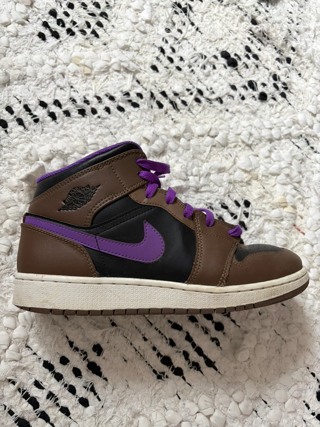 Nike Air Jordan 1 Mid SE 'Brown/Purple' Youth Size 7Y