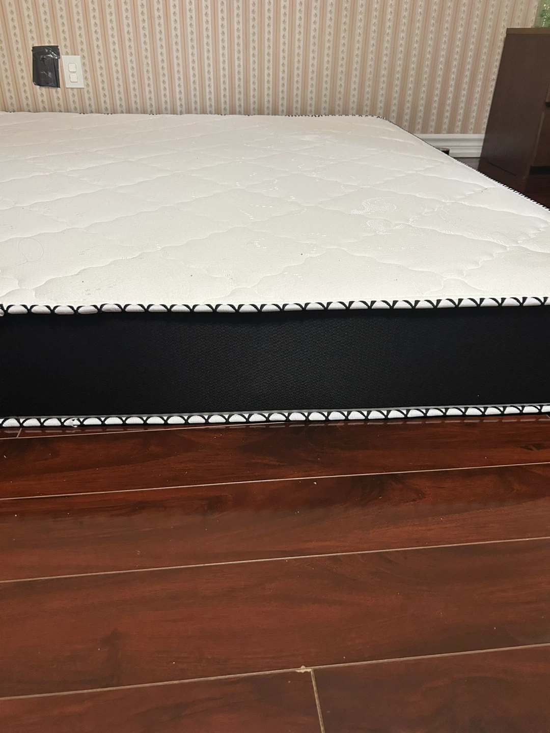 White king Size Mattress