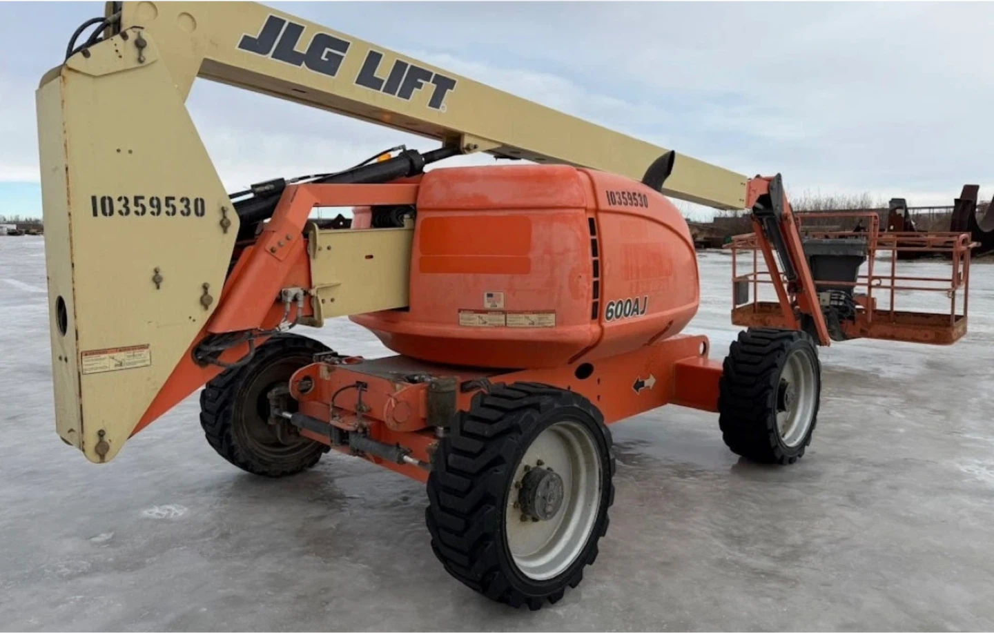 JLG Lift 600AJ Boom Lift - photo 2