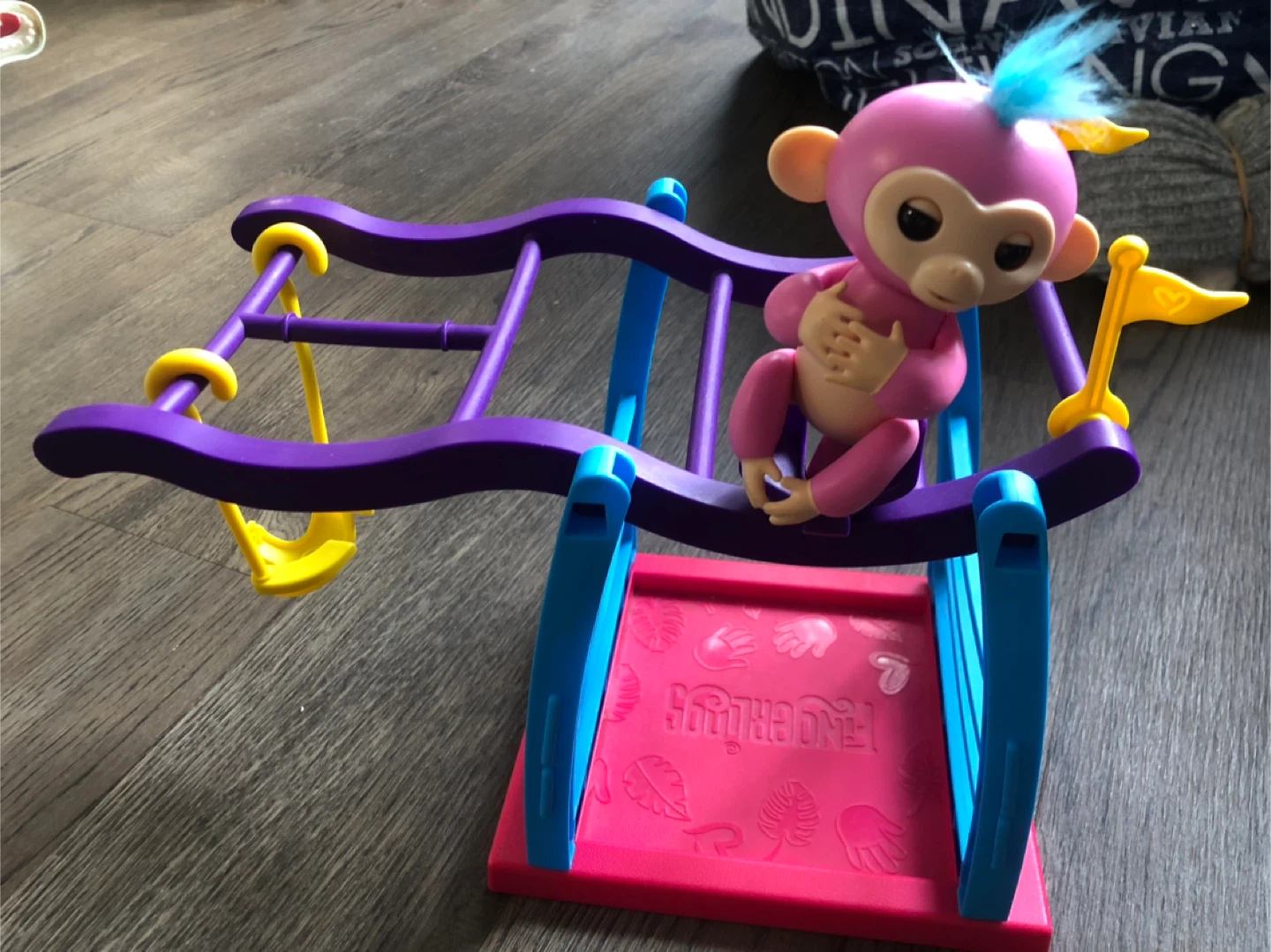 Fingerlings Monkey Playset with Pink Monkey