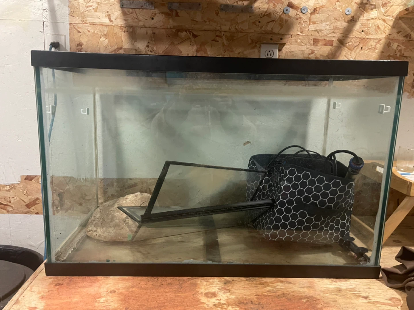 Aquarium Tank with Filter - photo 2