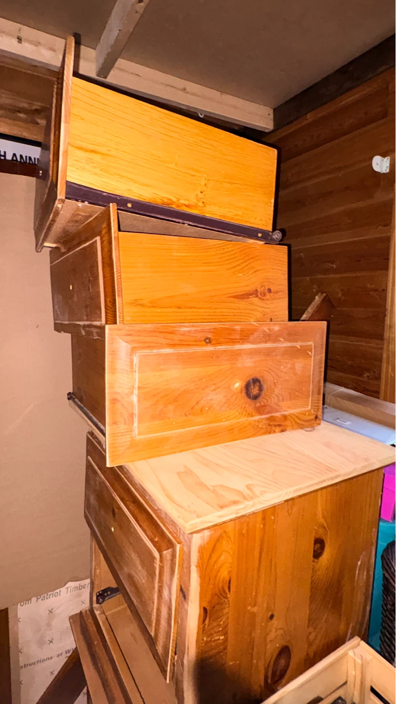Solid wood nightstands (2) with drawers - photo 5