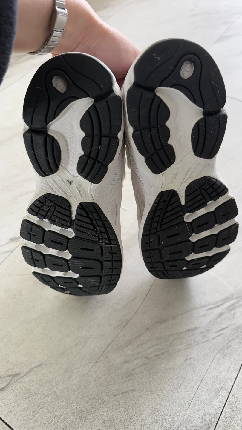 Adidas White Sneakers - Size 5.5 UK - photo 5