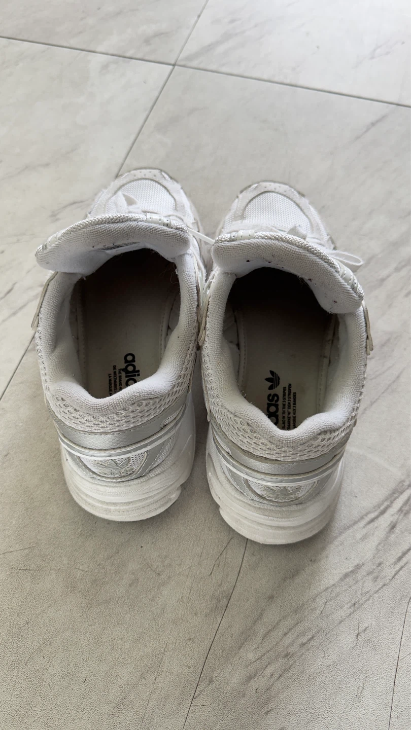 Adidas White Sneakers - Size 5.5 UK - photo 3