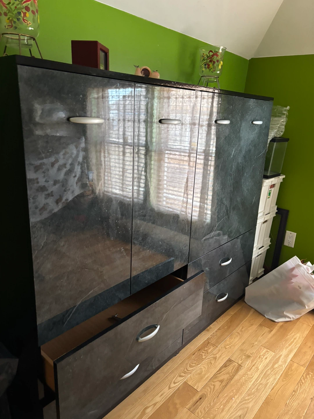Modern High-Gloss Wardrobe with Drawers - photo 2