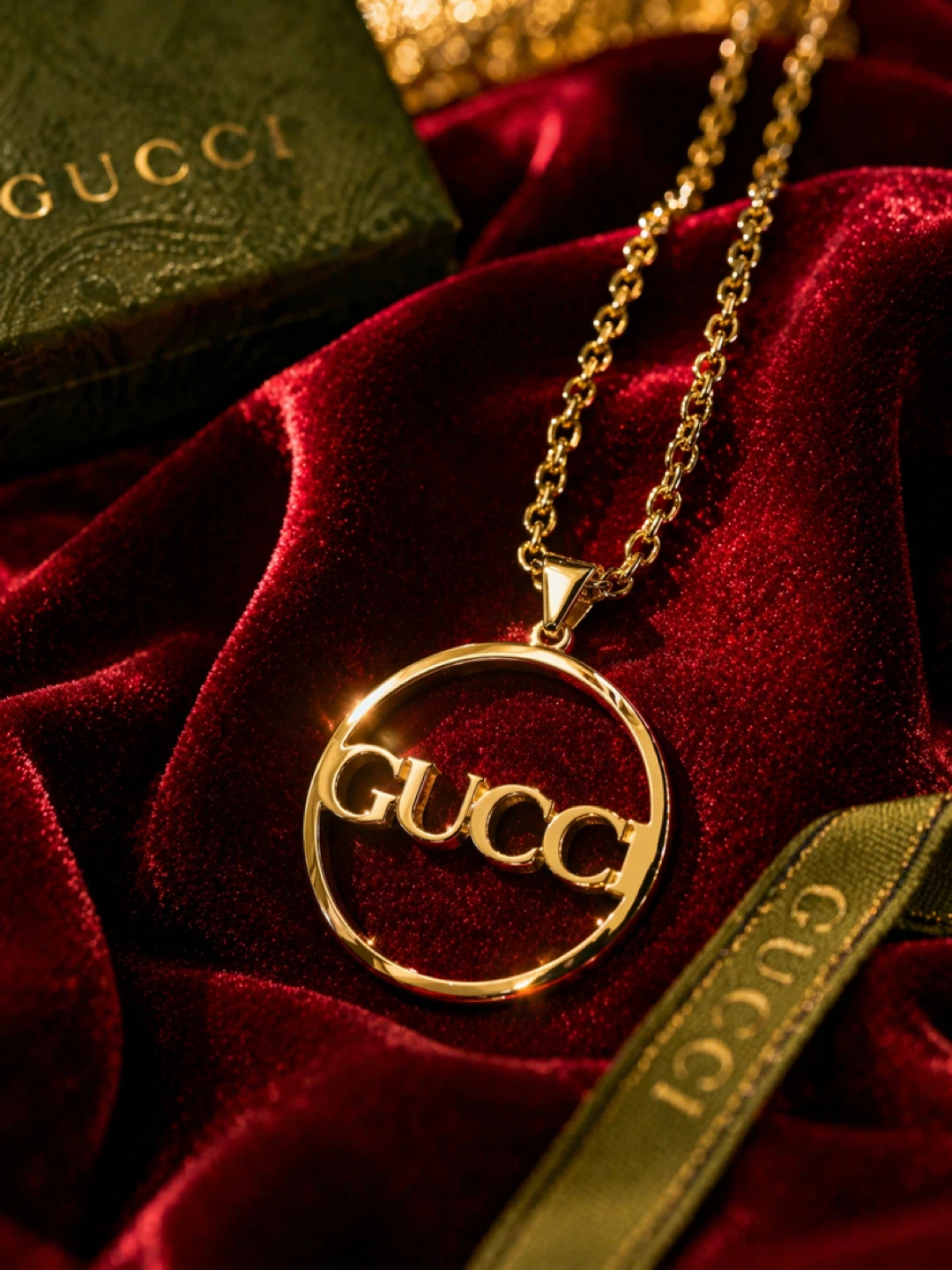 Gucci Gold-Tone Metal Circle Pendant Necklace - photo 2